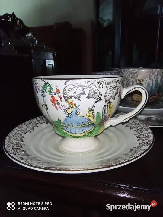 Filiżanka z Damą w ogrodzie Syg Empire England