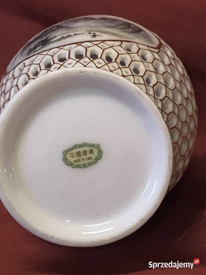 wazon dekoracyjny sygnowany Chorzew