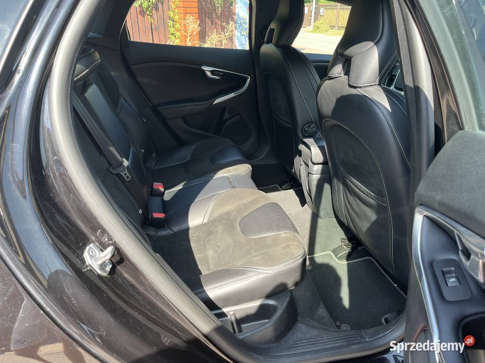 Volvo V40 D2 DriveE RDesign modelowo 2016 1969cm3 Samochody osobowe mazowieckie Warszawa