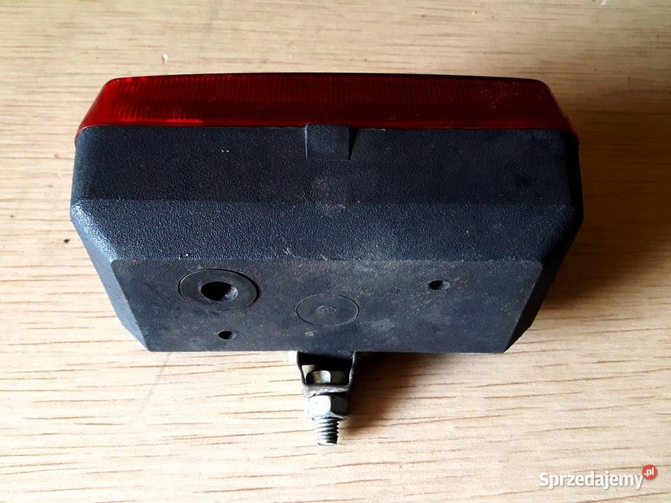 Polski Fiat 126p Maluch lampa przeciwmgielna