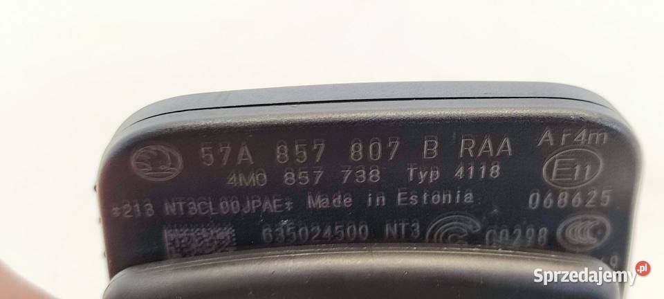 SKODA KAROQ PAS BEZPIECZEŃSTWA ŚRODKOWY TYŁ osobowe