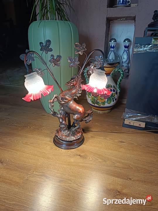 Lampa stołowa z figurą konia Lipno