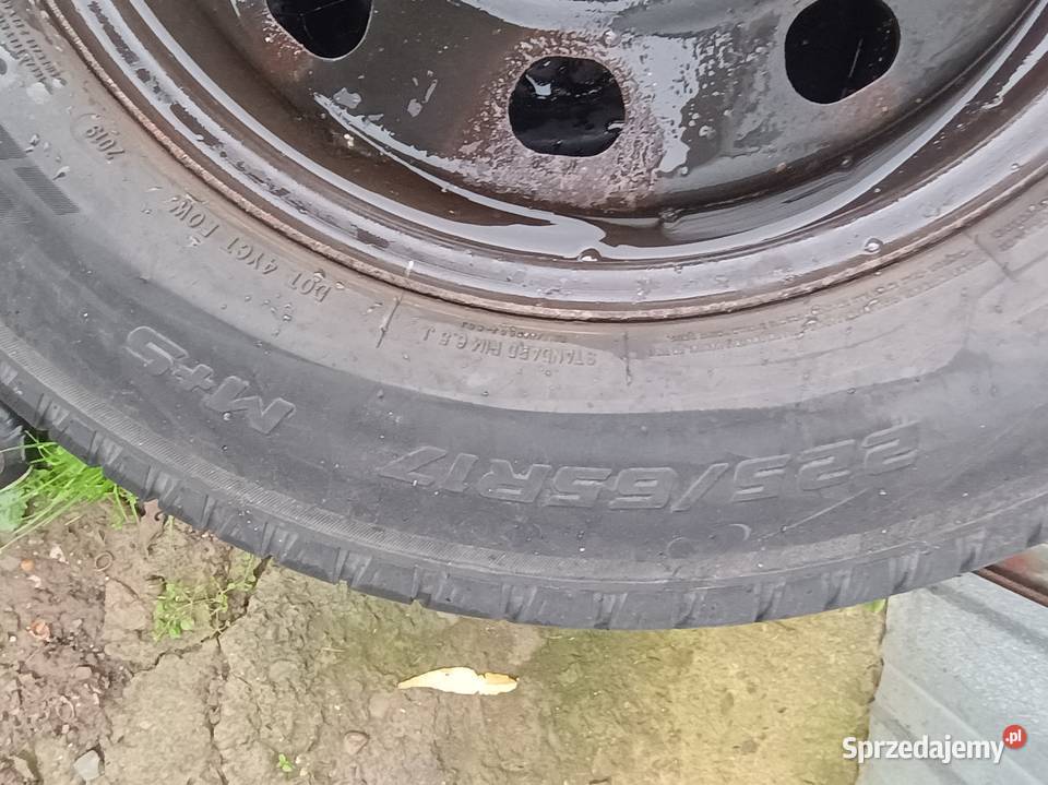 Opony Zimowe Fortune 2256517 SUV 17cale Samochodowe Czaszyn sprzedam