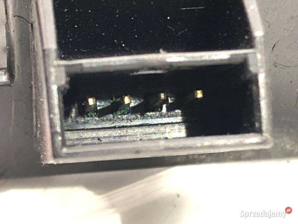 LISTWA KLAPY TYŁ AUDI A6 C6 Kombi 0411 8P4827574 sprzedam