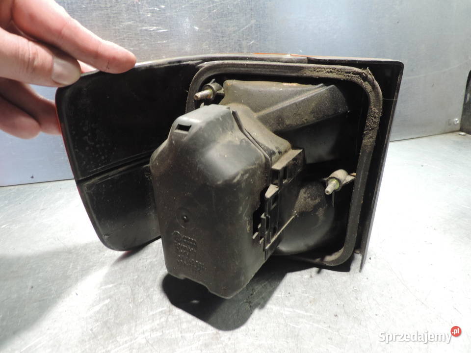 VW VENTO LAMPA PRAWY TYŁ prawe Motoryzacja Nowy Sącz