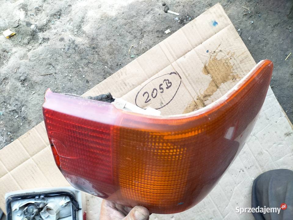AUDI 80 B3 80B3 LAMPA TYŁ TYLNA PRAWA BŁOTNIK Oświetlenie Kamień-Kolonia