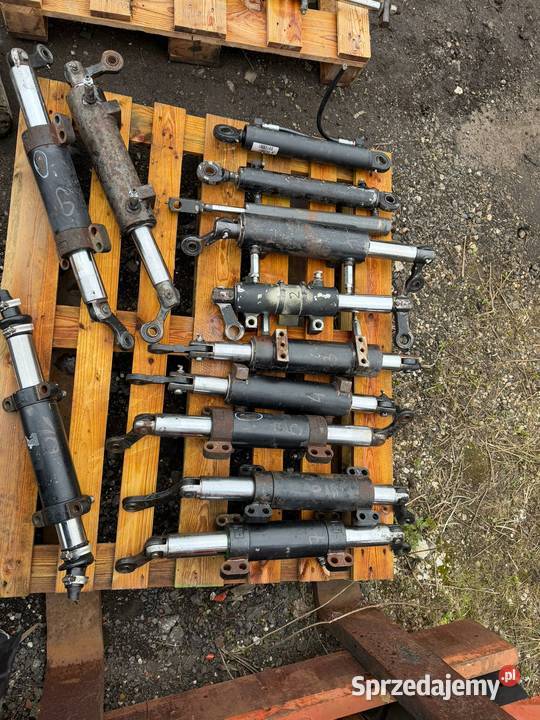 Siłownik hydrauliczny skrętny dwustronnego