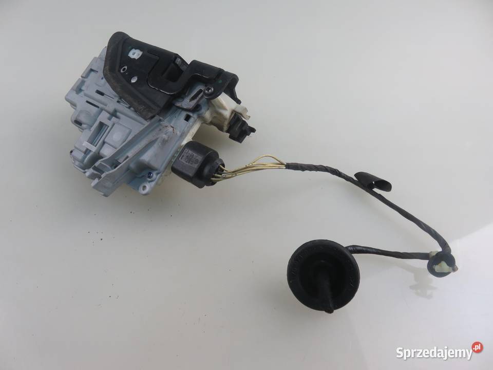 ZAMEK PRAWY PRZEDNI VW PASSAT B6 Variant 3C5 osobowe