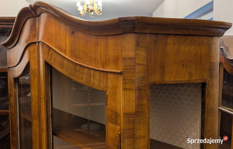 Włoska witrynaserwantka ludwikowska