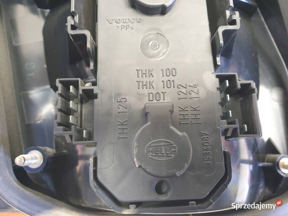 LAMPA PRAWA Volvo 940 960 TYLNA W KLAPĘ prawy Chełm
