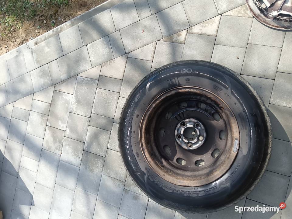Sprzedam koła razem z kołpakami Samochodowe Brzozów sprzedam