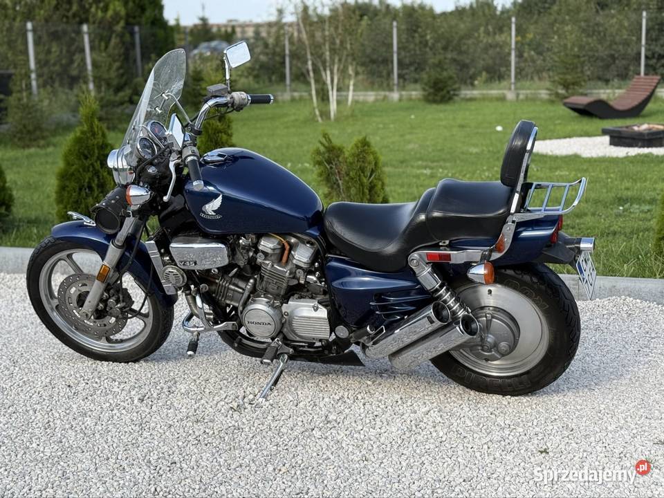 Honda Super Magna VF 700 Ładny stan Gotowa do Rok produkcji 1987 kujawsko-pomorskie Włocławek