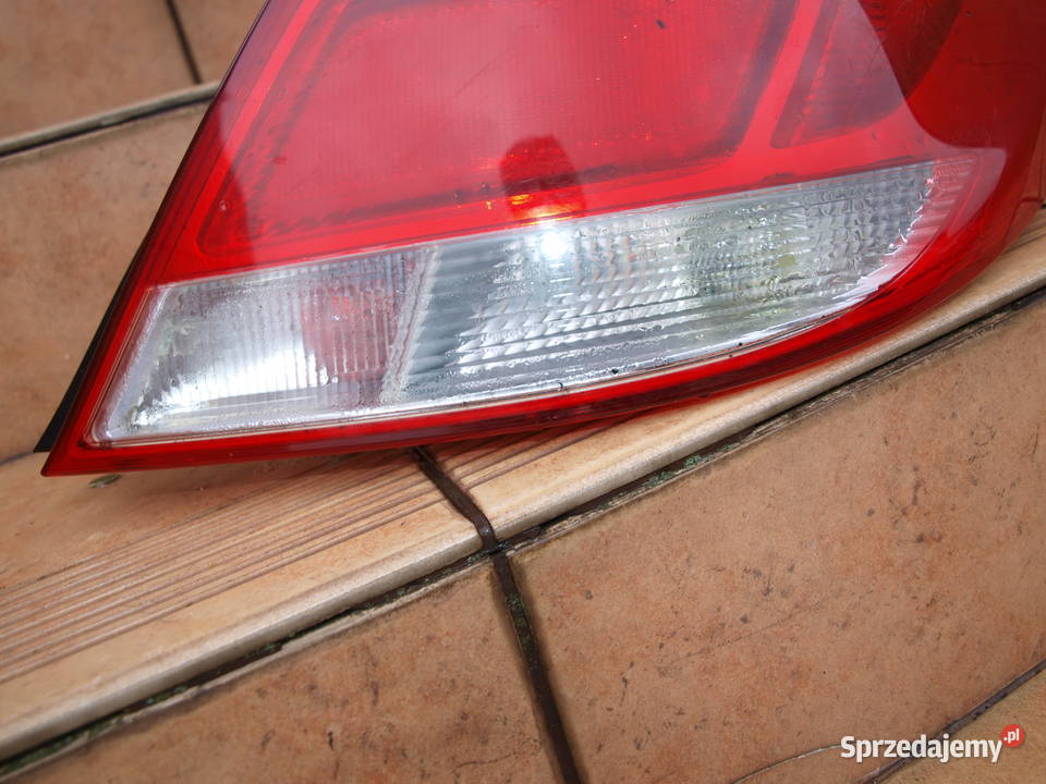 Opel insignia A sedan lampa prawa tył 2008 2013r osobowe wielkopolskie Kalisz