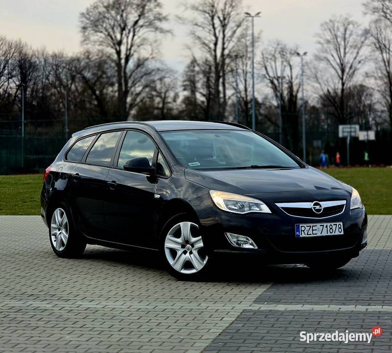 Opel Astra J 14 LPG Rok produkcji 2011 podkarpackie