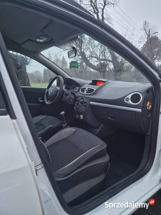 Renalut Clio III Kombi 15 dCti 2010 kombi grand Rok produkcji 2010 Ostrowiec Świętokrzyski