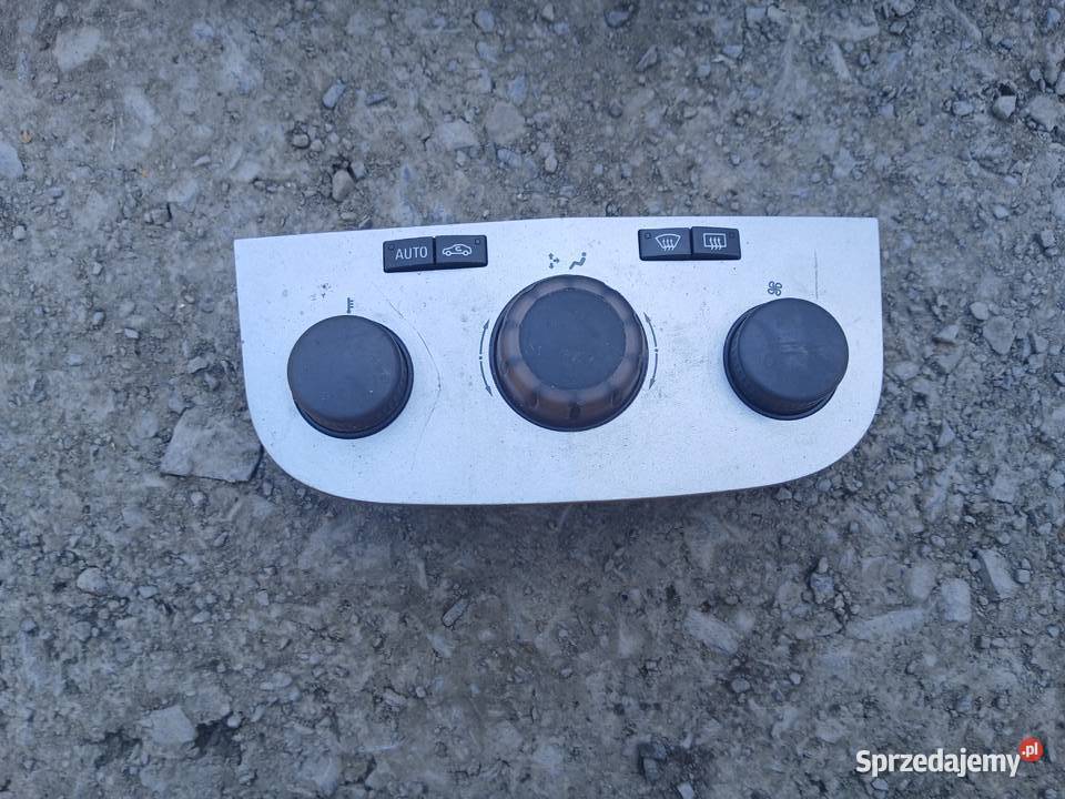 Panel nawiewu klimatyzacji 13261833 Opel Corsa D małopolskie Radłów