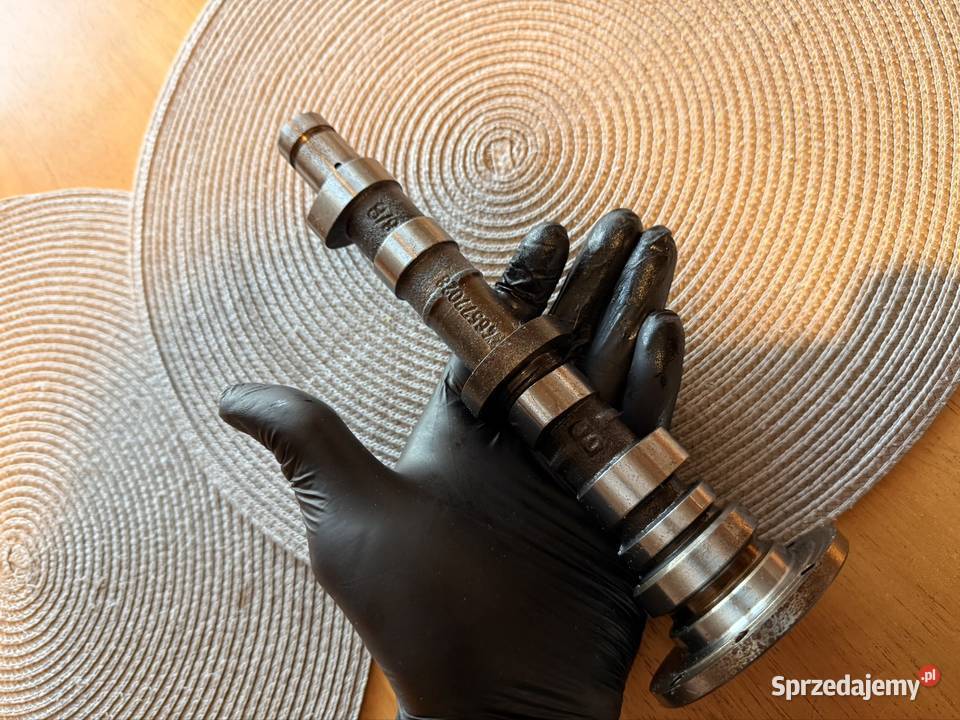 Nowy oryginalny wałek rozrządu PRL Fiat 126P Człuchów