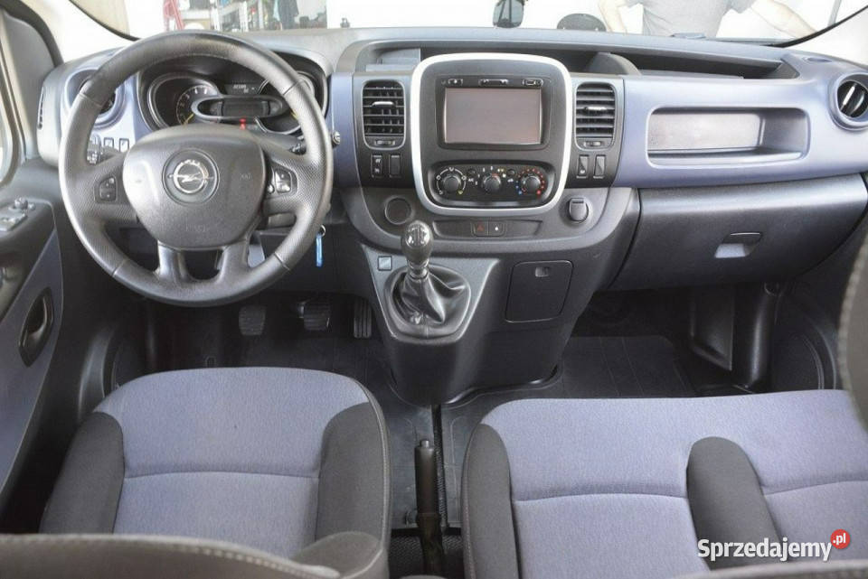 Opel Vivaro 16DCI doinwestowany nawi bryagdówka furgon Sędziszów Małopolski sprzedam