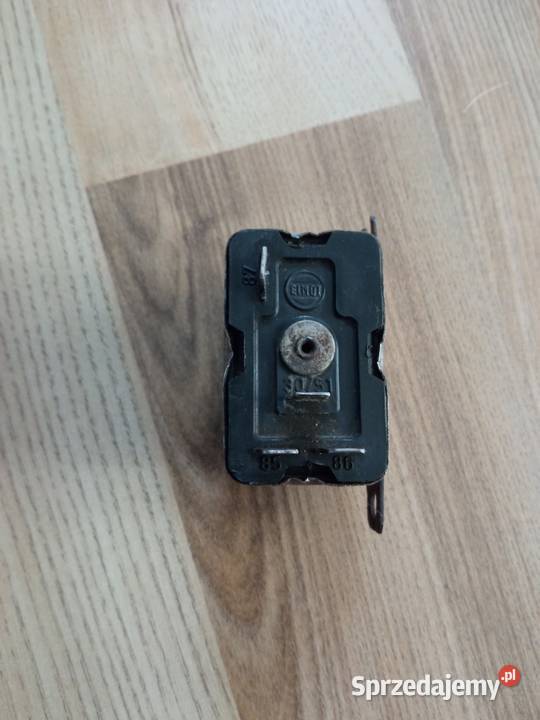 Regulator napięcia Polmo do Żuka Fiata Poloneza osobowe Ryki sprzedam