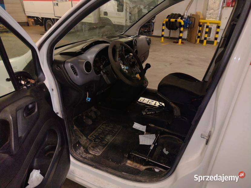 PEUGEOT PARTNER 2013 156000 ccm 75 Rok produkcji 2013 sprzedam