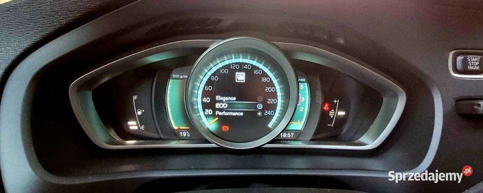 Volvo V40 D4 20 190 granatowy Zabrze