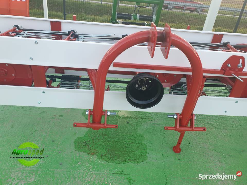 Zgrabiarka pasowa Taret do siana Transport podlaskie