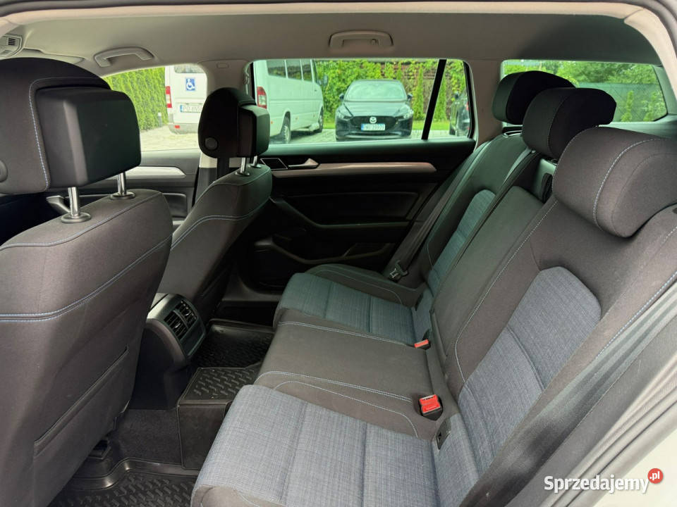 Volkswagen Passat 14 PlugIn GTE Hybryda 218 2020 biały Passat Przeźmierowo
