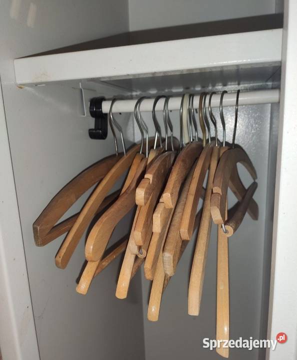 Wieszak wieszaki drewniane używane komplet Kołobrzeg