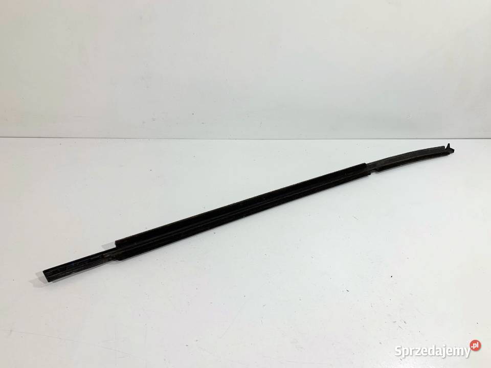 LISTWA ZGARNIAJĄCA TYŁ LEWY TOYOTA COROLLA E21 sprzedam