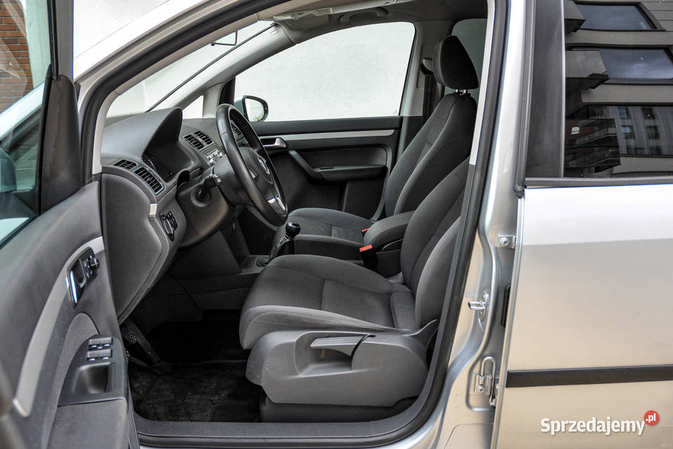Volkswagen Touran 2010 r 105KM Wrocław