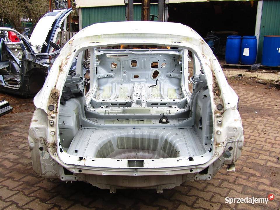 PAS TYLNY TYŁ WANNA Z40R OPEL INSIGNIA B KOMBI sprzedam