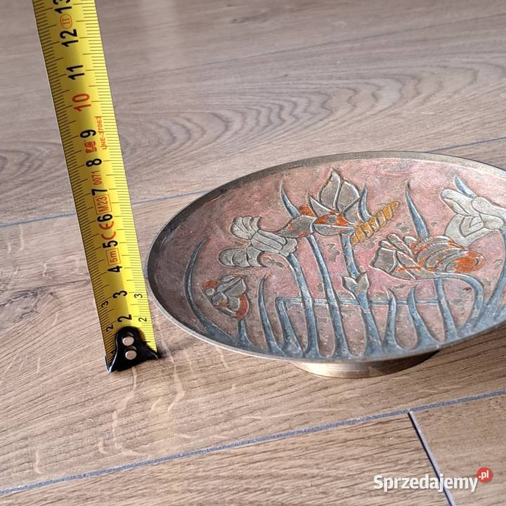 Dekoracyjna patera mosiężna z motywem kwiatowym sprzedam