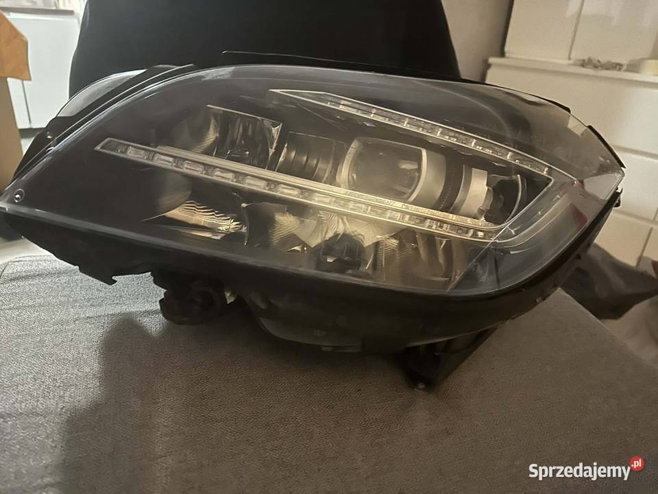 Lampa przód mercedes CLS osobowe Wrocław