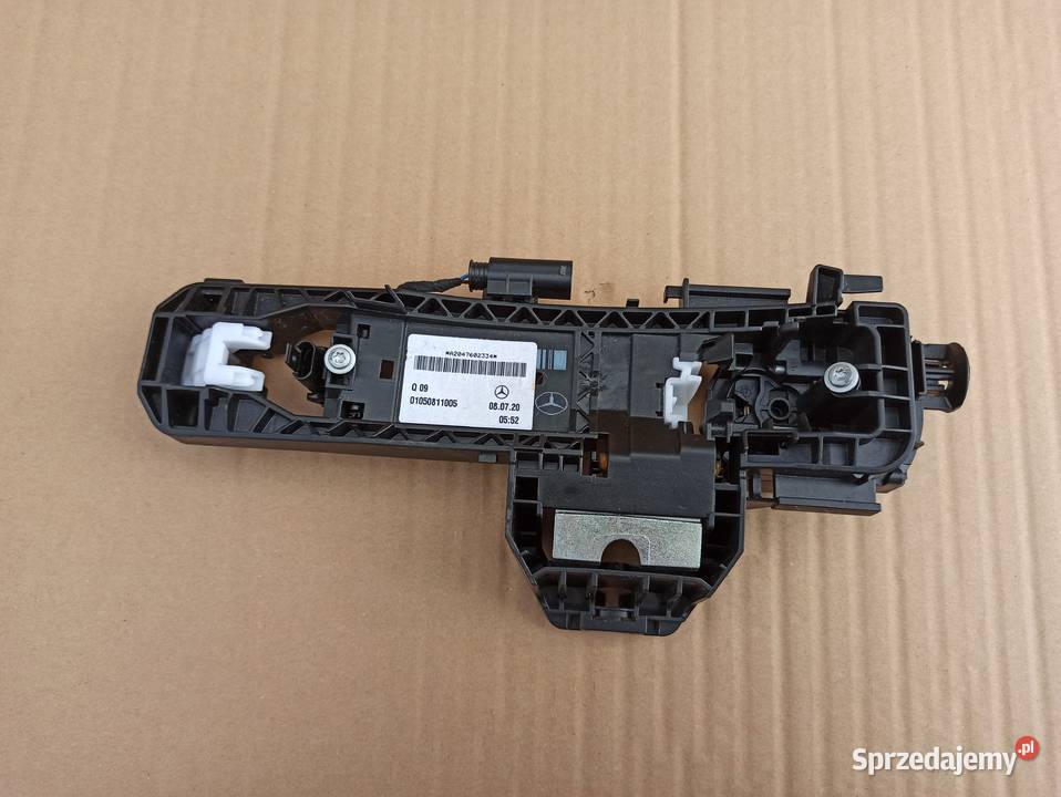 MERCEDES W204 W176 W212 STELAŻ KLAMKI LEWY PRZÓD klamki Trzciel