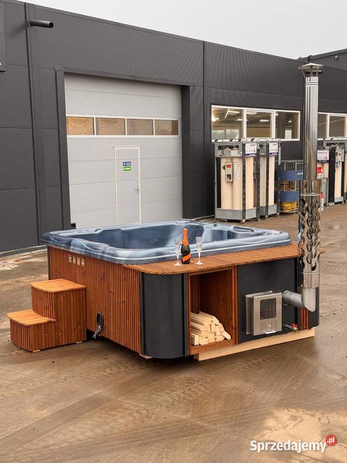 Akrylowa Balia Kąpielowa z Przedłużoną Zabudową Puńsk