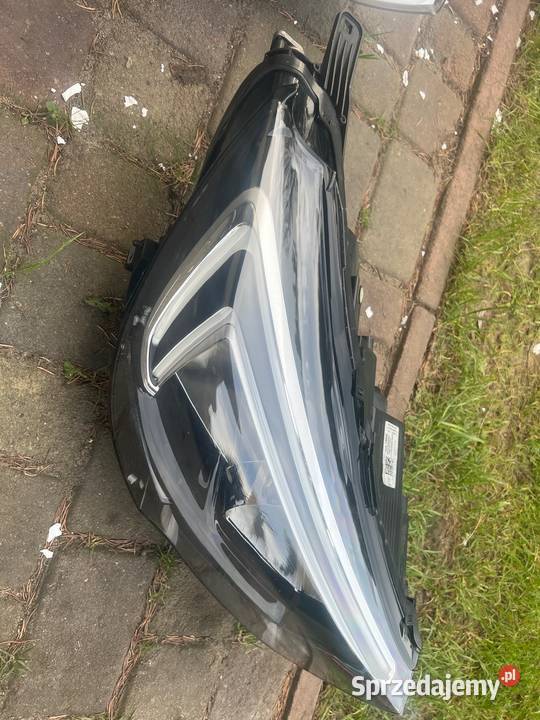 Lampa przod prawa opel crosllandx Margonin