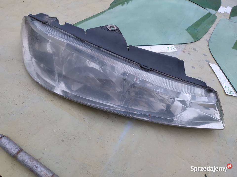 LAMPA troche ułamana PRZEDNIA PRAWA PEUGEOT 406 Zahajki-Kolonia