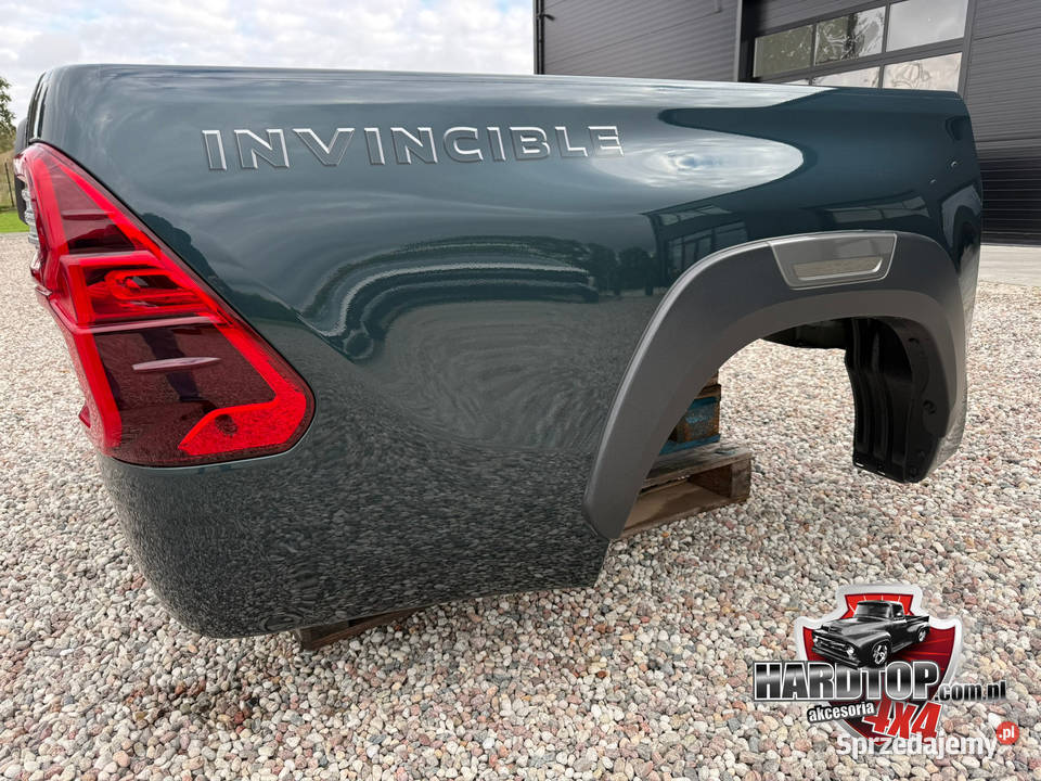 Paka Toyota Hilux 2015 INVISIBLE Skrzynia osobowe Pasłęk