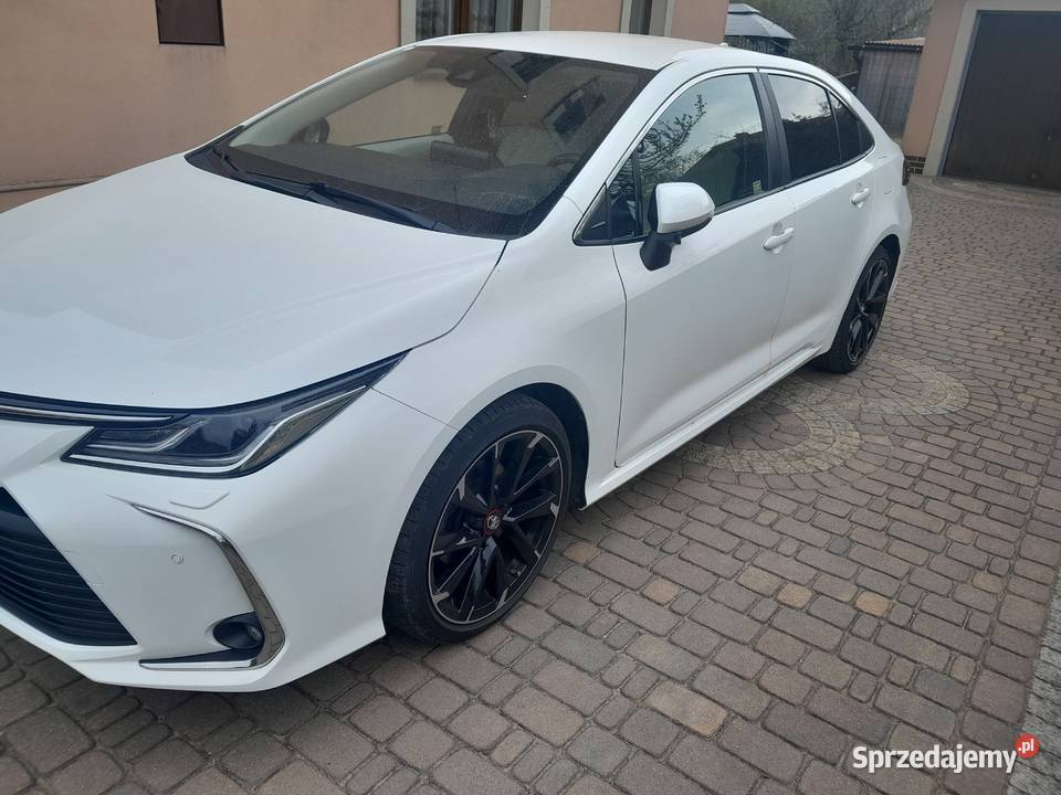 Toyota Corolla 2022 super stan bezwypadkowa aso Rok produkcji 2022