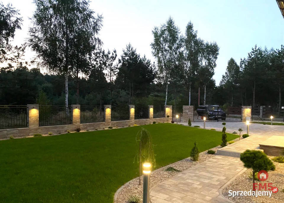 sprzedaży domu wolnostojącego Sucha Rzeczka 214m2