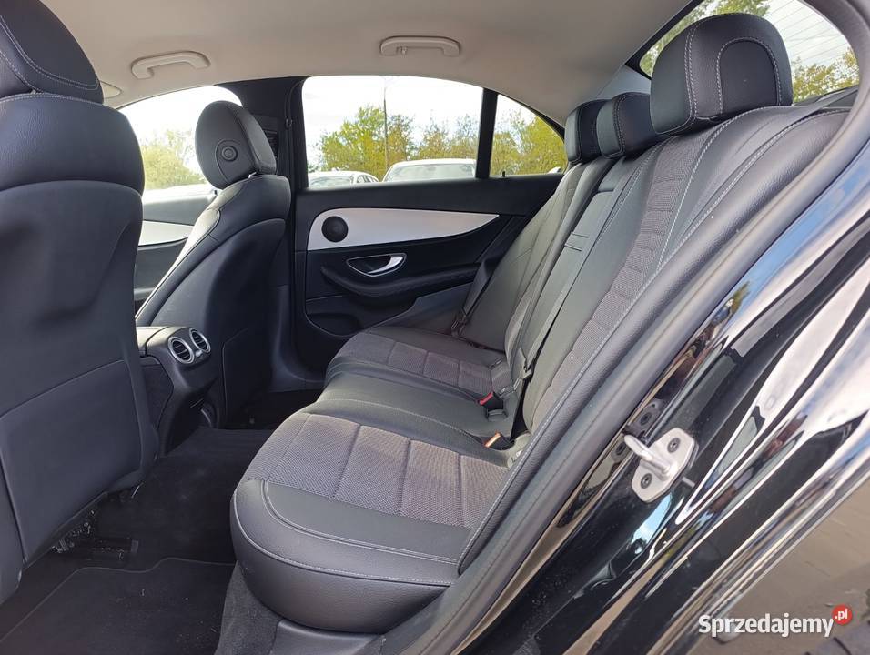Salon Serwisowany E220D 4MATIC Avantgarde Klasa E Warszawa