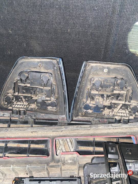 Sprzedam lampy tylnią do golfa 2 osobowe