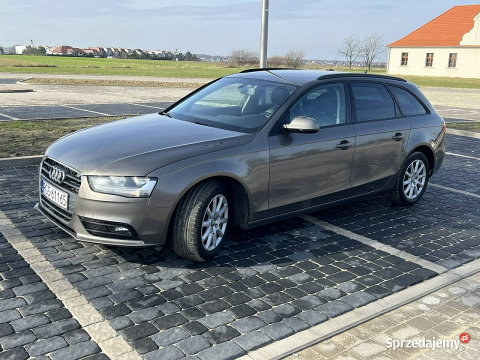 Audi A4 Audi A4 Avant Lift Zarejestrowany światła do jazdy dziennej Gostyń