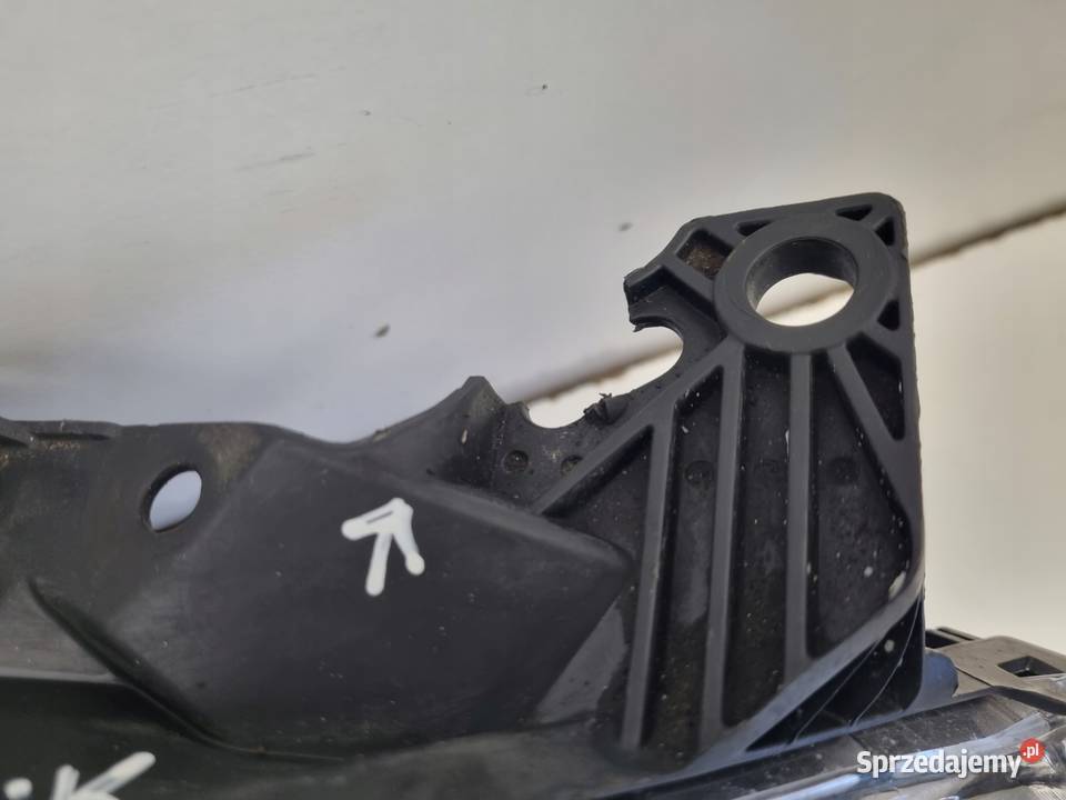 PEUGEOT 508 1018r PRZEDNIA LAMPA PRAWA PRAWY