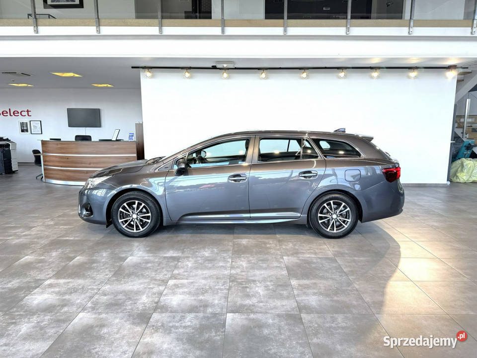 Toyota Avensis SW 18 147 automat 2018 r salon Rok produkcji 2018 Myślenice