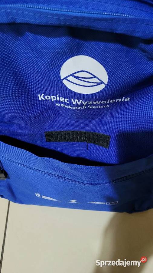 Niebieski plecak z Kopcem Wyzwolenia Piekar śląskie