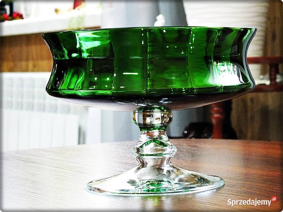Szmaragdowa Patera na nóżce Zielone Szkło Żary