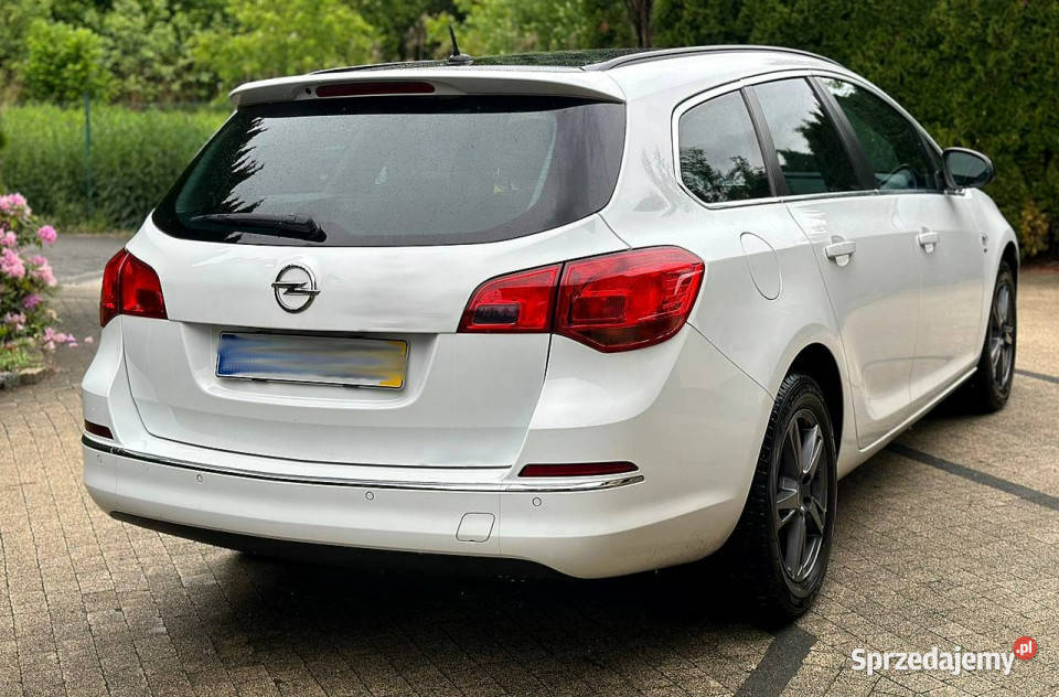 Opel Astra Opel Astra J 14i 140 Sport Tourer Astra dolnośląskie