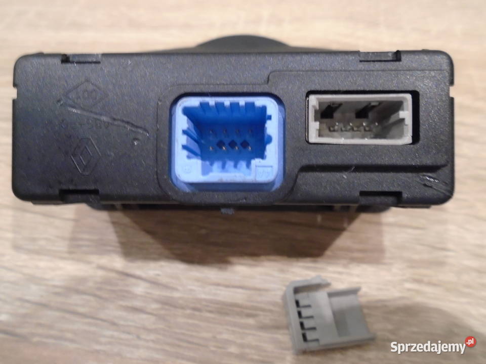 Gniazdo USB laguna III 2008 wzwyż do odtwarzania Układ elektryczny Części samochodowe Będzin
