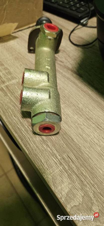 Nowa pompka hamulcowa z wyrównywaczem ursus c360 Łobżenica